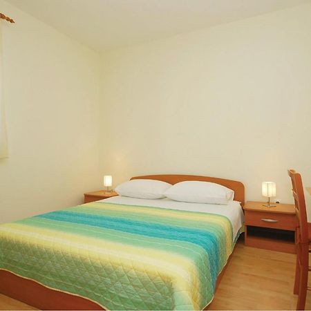 Cozy Apartment In Posedarje With House Sea View المظهر الخارجي الصورة