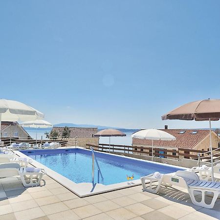 Cozy Apartment In Posedarje With House Sea View المظهر الخارجي الصورة