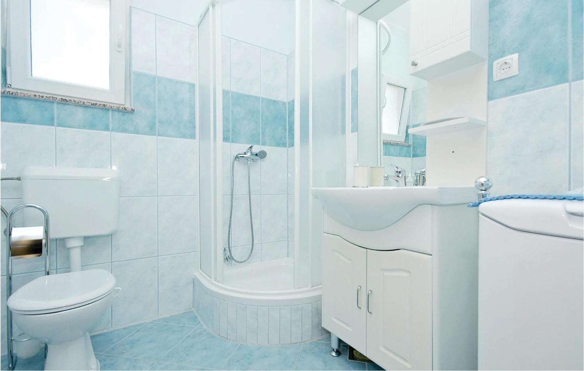 Cozy Apartment In Posedarje With House Sea View الغرفة الصورة