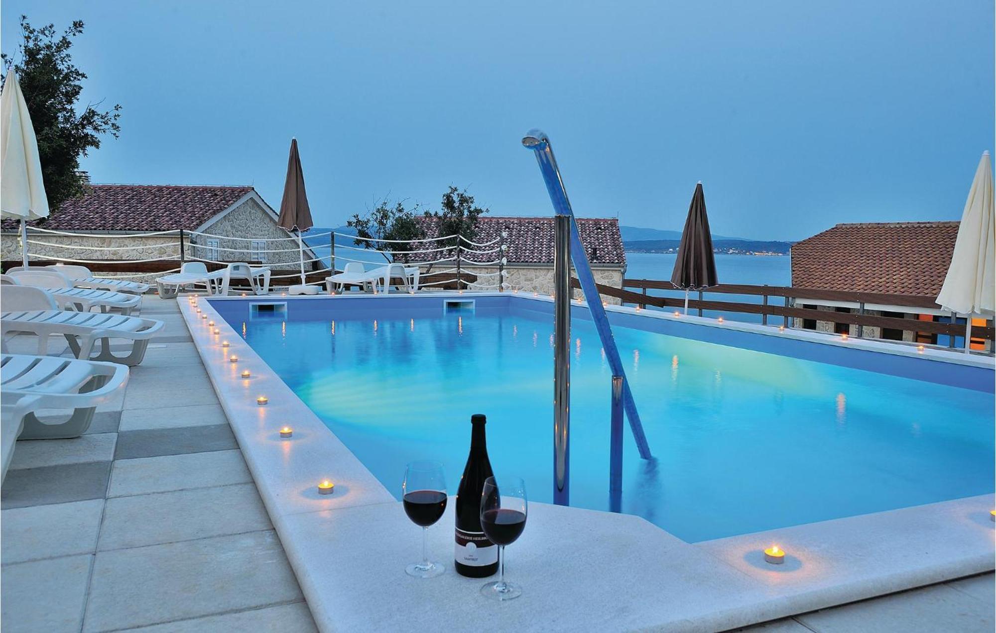 Cozy Apartment In Posedarje With House Sea View المظهر الخارجي الصورة