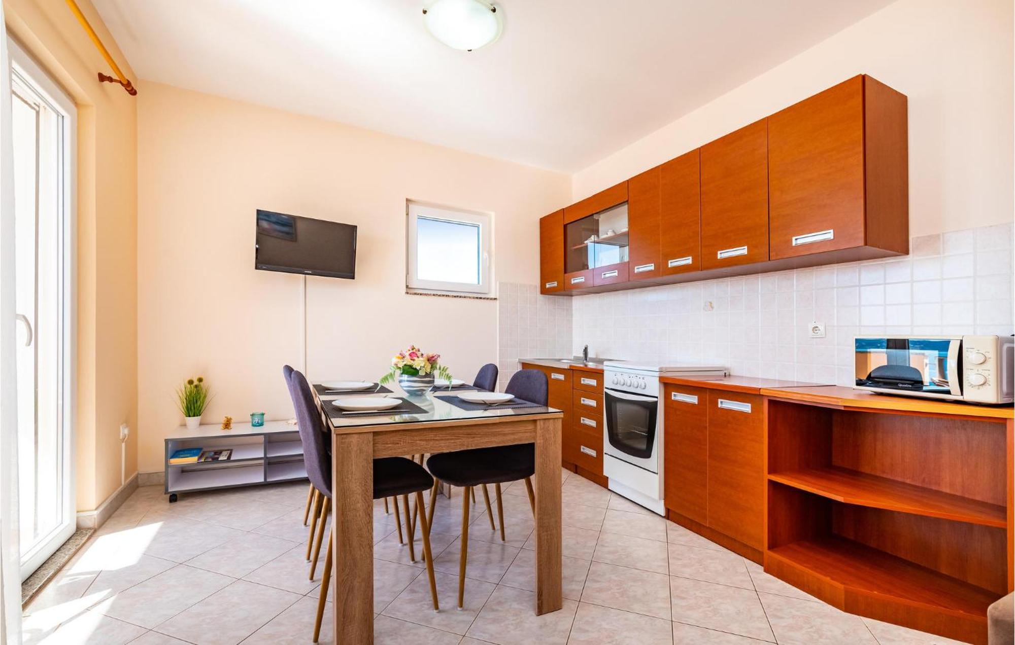 Cozy Apartment In Posedarje With House Sea View المظهر الخارجي الصورة